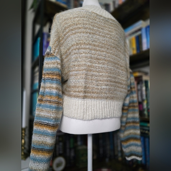 Urban Outfitters Beige and Blue Striped Sweater - Picture 9 of 10